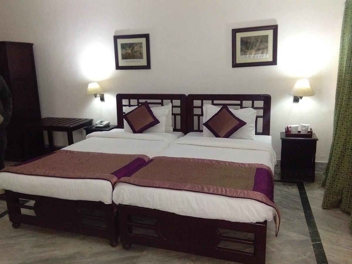 Tiger'S Den Resort Bandhavgarh National Park Room photo
